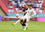 包含英格兰战胜阿尔巴尼亚，提升领先优势的词条