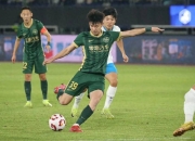 包含切尔西前锋萨拉巴扎克鲁辛库展现爆发力，连续进球的词条