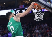 包含塔图姆官方公布新规，掀起高潮引发争议，勇士球迷热议！的词条